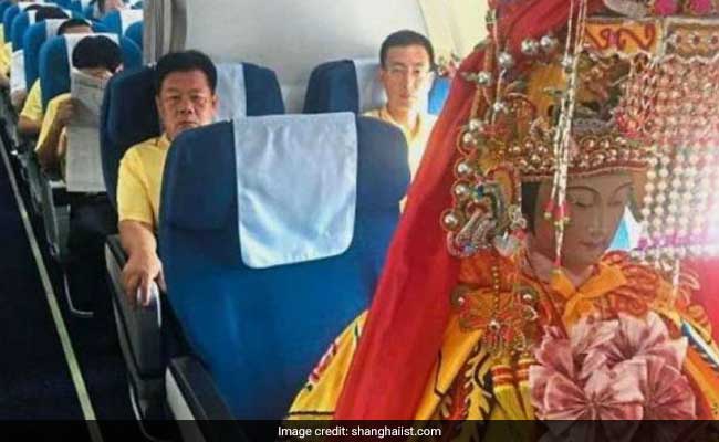 Photo Of This Idol Flying Business Class Goes Viral