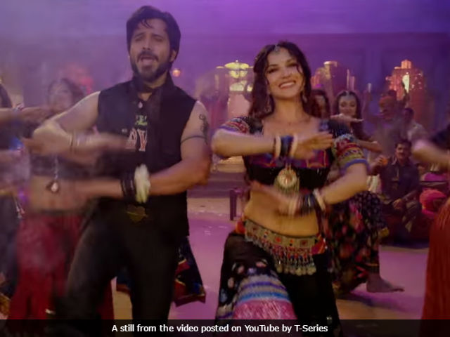 Sunny Leone Sizzles In <i>Baadshaho</i> Song <i>Piya More</i>. 'Hubba Hubba,' Says Twitter