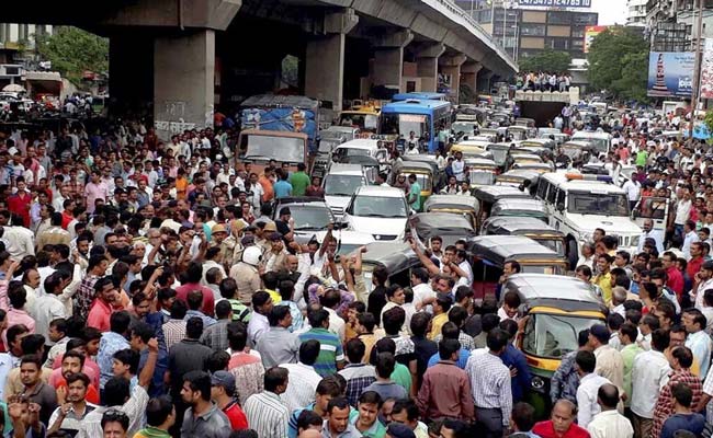 Surat Textile Traders Call Of Strike Until The Next GST Council Meeting