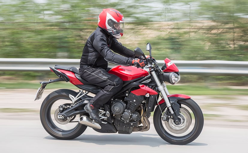 triumph street triple s vs kawasaki z900