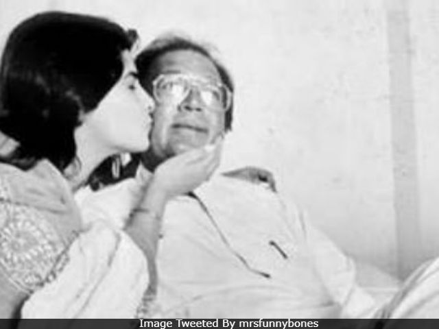 Twinkle Khanna Posts Old Pic Of Dad Rajesh Khanna On His Death Anniversary