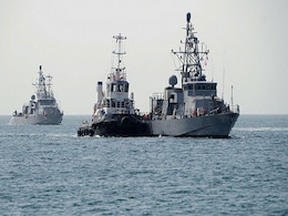 Iranian Navy Says US Patrol Boats Fired Flares Iranian Navy Says US Patrol Boats Fired Flares