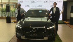 Volvo V90 Cross Country Launched in India; Priced At Rs. 60 lakh Volvo V90 Cross Country Launched in India; Priced At Rs. 60 lakh