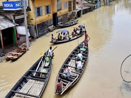 पश्चिम बंगाल में बाढ़ से मरने वालों की संख्या 50 हुई पश्चिम बंगाल में बाढ़ से मरने वालों की संख्या 50 हुई