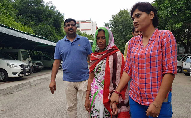 Woman Arms Smuggler Arrested With 14 Pistols In Delhi, Say Police