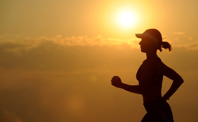 Brisk Walking या जॉगिंग जानें Weight Loss के लिए कौन सी एक्सरसाइज है बेस्ट, जानें लाजवाब फायदे