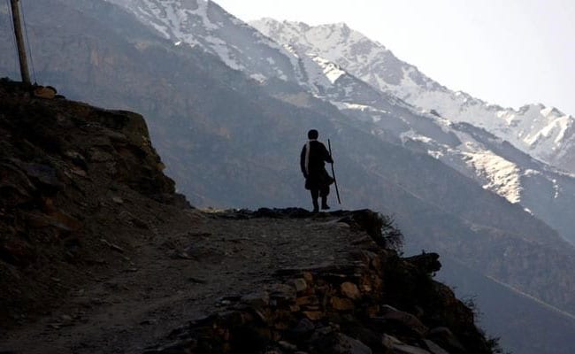 नागालैंड में अवैध खनन में शामिल चार मजदूरों की खदान धंसने से मौत