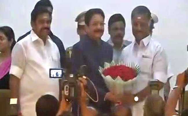 AIADMK के दोनों धड़ों का विलय, पनीरसेल्वम बने डिप्टी सीएम