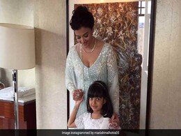 मॉम ऐश्वर्या दे रहीं भाषण तो उनके आगे-पीछे घूमती दिखी बेटी आराध्या मॉम ऐश्वर्या दे रहीं भाषण तो उनके आगे-पीछे घूमती दिखी बेटी आराध्या