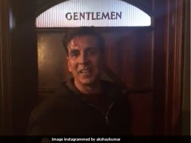 Akshay Kumar Returns The Favour, Promotes Sidharth Malhotra's <i>A Gentleman</i>