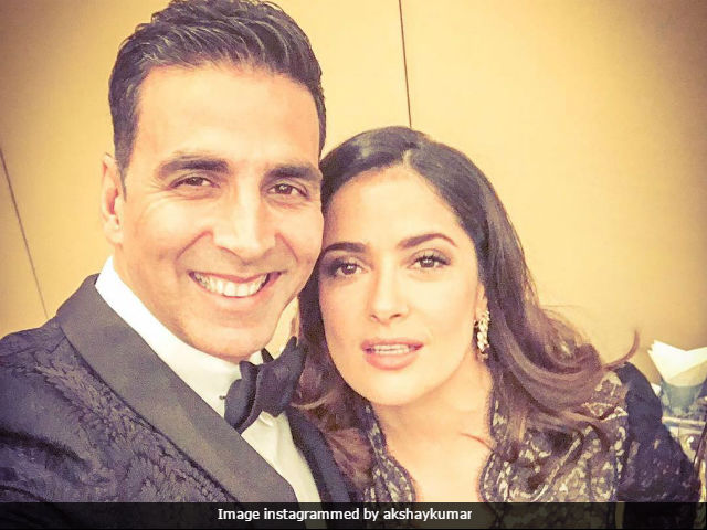 Salma Hayek Wishes Akshay Kumar For <i>Toilet: Ek Prem Katha</i>