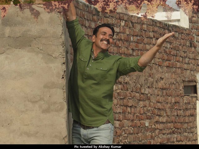 Akshay Kumar's Toilet: Ek Prem Katha - Red Letter Day For Blue Box Office? Here's First Day Prediction