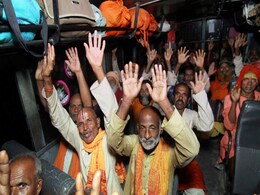 Amarnath Yatra 2018: 'बम-बम भोले' से गूंज उठा अमरनाथ, शिव भक्त बोले- 'डर से ऊपर आस्था' Amarnath Yatra 2018: 'बम-बम भोले' से गूंज उठा अमरनाथ, शिव भक्त बोले- 'डर से ऊपर आस्था'