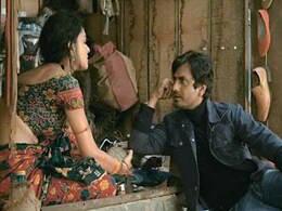 Movie Review: पुरानी कहानी के पैकेट में दमदार किरदारों का जमावड़ा है 'बाबूमोशाय बंदूकबाज' Movie Review: पुरानी कहानी के पैकेट में दमदार किरदारों का जमावड़ा है 'बाबूमोशाय बंदूकबाज'