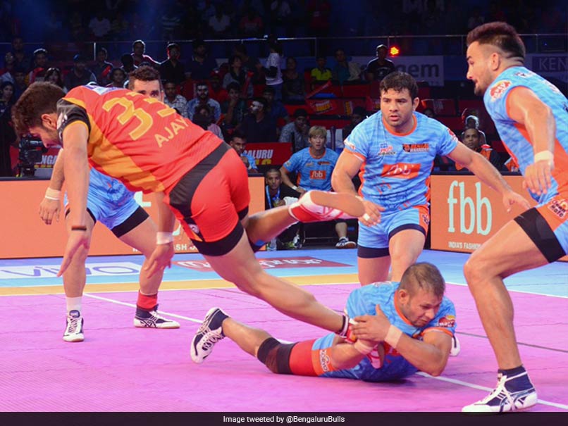 Pro Kabaddi League 2017: Bengaluru Bulls Beat Bengal Warriors 31-25