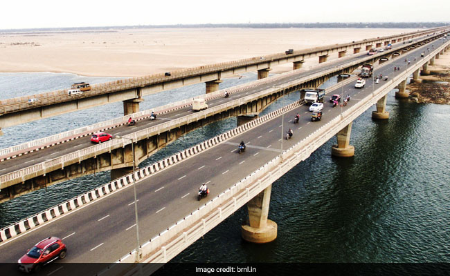 भारत 25 हजार करोड़ रुपये के निवेश से अंतरराष्ट्रीय व्यापार केंद्रों को सड़कों से जोड़ेगा