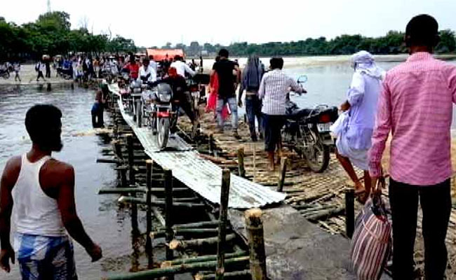 बिहार में बाढ़ की स्थिति में सुधार, पानी घटने के साथ ही अपने घरों को लौटने लगे हैं लोग