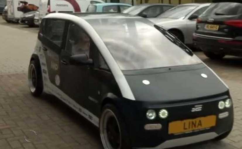 The structure of the car they have called Lina has a similar strength-weight ratio to that of fibreglass and weighs only 310 kg (about 684 pounds).