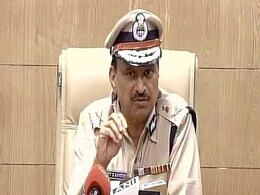 हरियाणा : डेरा मुख्यालय छोड़ रहे हैं समर्थक, अंबाला से होकर गुजरने वाली दिल्ली-कटरा रेल सेवाएं बहाल हरियाणा : डेरा मुख्यालय छोड़ रहे हैं समर्थक, अंबाला से होकर गुजरने वाली दिल्ली-कटरा रेल सेवाएं बहाल
