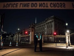 Man Attacks Police Outside Buckingham Palace In London, Terror Probe Launched Man Attacks Police Outside Buckingham Palace In London, Terror Probe Launched