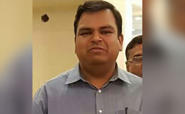 बक्सर के डीएम ने दिल्ली में किया सुसाइड, गाजियाबाद में रेलवे ट्रैक से बरामद हुई लाश