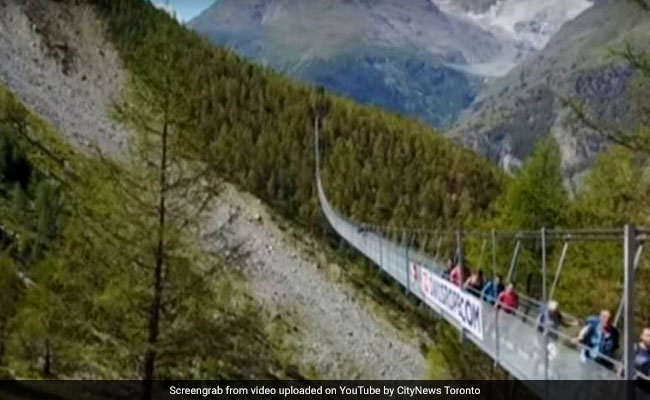 World's Longest Suspension Footbridge, Built In Just 10 Weeks