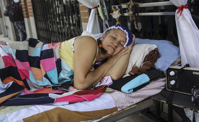 Colombians Combat Stress With 'Day Of Laziness'