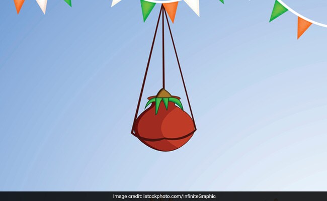 Janmashtami 2017: आखिर क्यों मनाया जाता है दही-हांडी का उत्सव, क्या है इसका महत्व Janmashtami 2017: आखिर क्यों मनाया जाता है दही-हांडी का उत्सव, क्या है इसका महत्व
