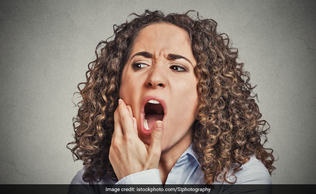 जरूर पढ़ें सुंदर मुस्कान और स्वस्थ दांतों के लिए टिप्स... जरूर पढ़ें सुंदर मुस्कान और स्वस्थ दांतों के लिए टिप्स...