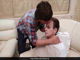 दिलीप कुमार का हालचाल जानने पहुंचे उनके 'बेटे', देखें Photos दिलीप कुमार का हालचाल जानने पहुंचे उनके 'बेटे', देखें Photos