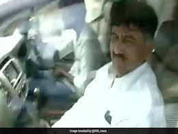 सबसे अमीर मंत्रियों में शामिल है डीके शिवकुमार, IT की छापेमारी में मिले 9.5 करोड़ रुपये सबसे अमीर मंत्रियों में शामिल है डीके शिवकुमार, IT की छापेमारी में मिले 9.5 करोड़ रुपये