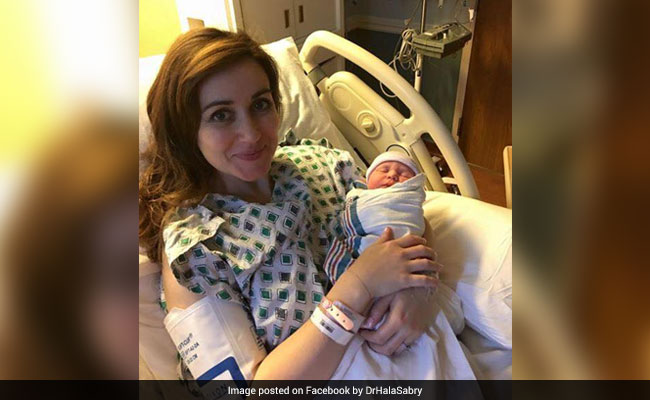 She Delivered Another Woman's Baby Before Her Own. Internet Hails #DrMom