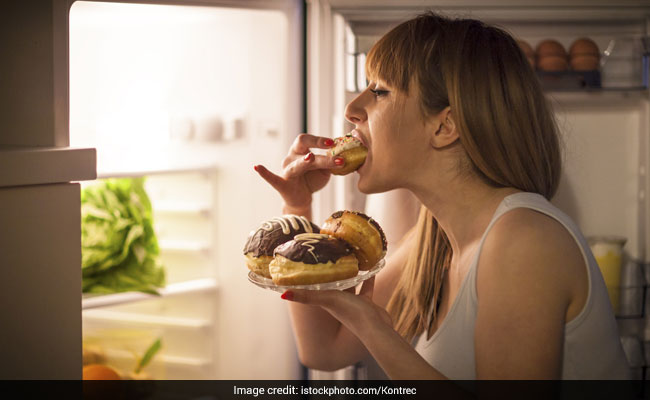 Late-night snacking: It it your brain's fault