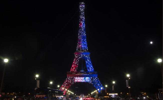 Man With Knife Arrested At Eiffel Tower Was Allegedly Encouraged By ISIS