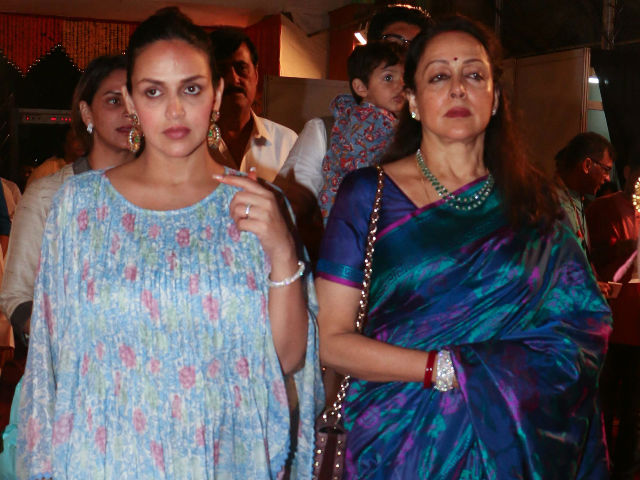 Pregnant Esha Deol Visits Iskcon Temple On Janmashtami. See Pics