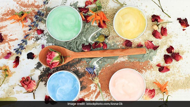 Straight From Your Kitchen Shelf: 5 Quick and Easy Face Packs