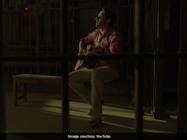 <i>Lucknow Central</i> Song <i>Meer-E-Kaarwan</i>: Farhan Akhtar's Past And Present Tense