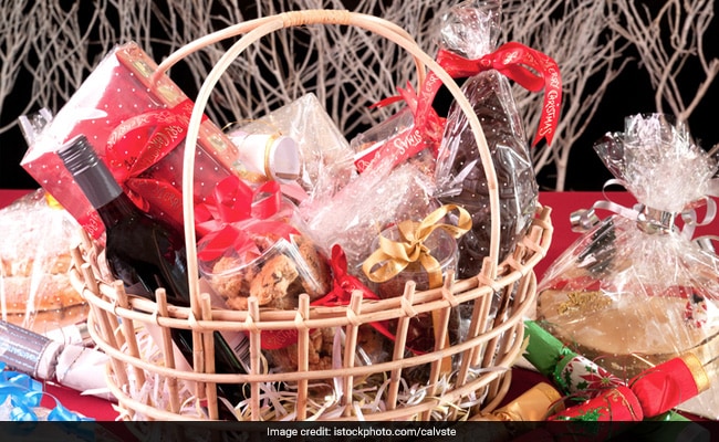 Dessert Drama 2 Rajputana Rakhi with Chocolates Gift Dry fruits and Sweets  Rakhi Gift Combo Set for Brother Bhabhi : Amazon.in: Grocery & Gourmet Foods