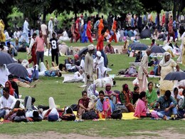 Dera Provides Food, Water To Ram Rahim's Supporters Camped In Panchkula Dera Provides Food, Water To Ram Rahim's Supporters Camped In Panchkula
