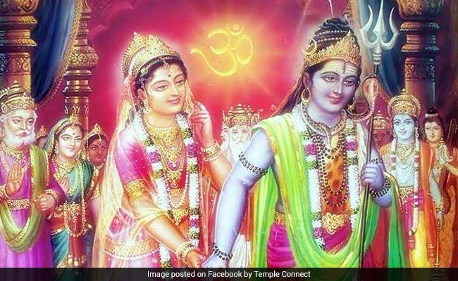 Kab Hai Hartalika Teej 2021: हरतालिका तीज पर महादेव और मां पार्वती की होती है पूजा, जानें शुभ मुहूर्त और पूजा विधि