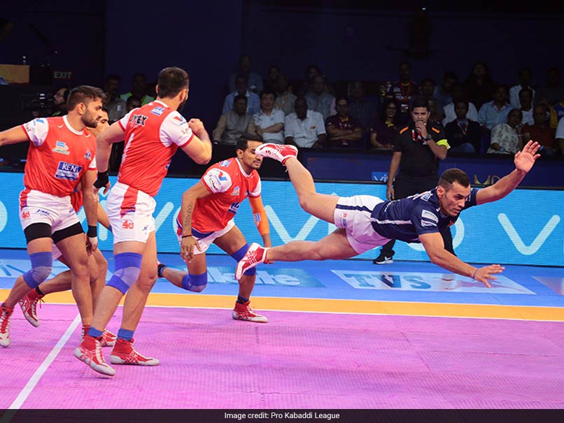 Pro Kabaddi League: Haryana Steelers Edge Dabang Delhi 27-25