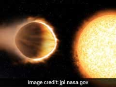 Giant Exoplanet With Glowing Water Atmosphere Discovered