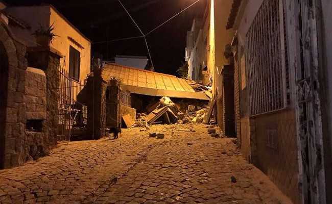 Two dead, Children Trapped After Quake Hits Italy Holiday Island