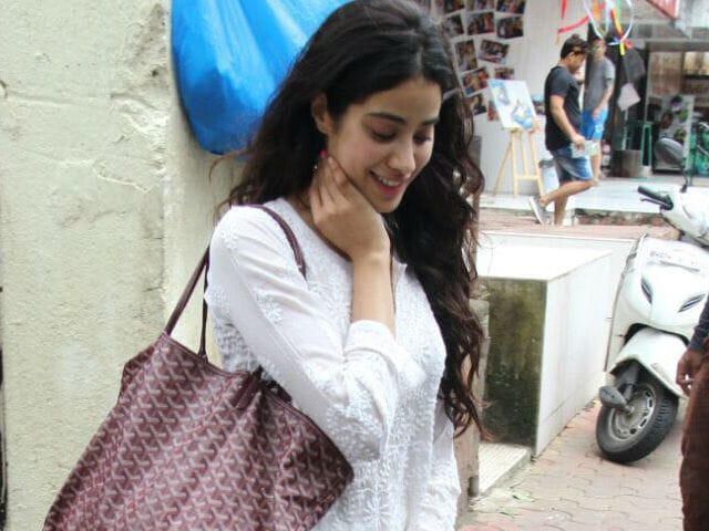 Jhanvi Kapoor Carries The IT Bag Spotted On Our Favourite