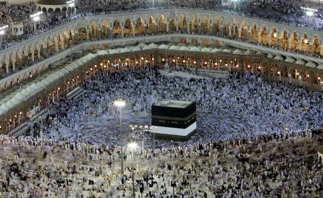 First Group Of Qatari Pilgrims Enter Saudi Arabia By Land: Report