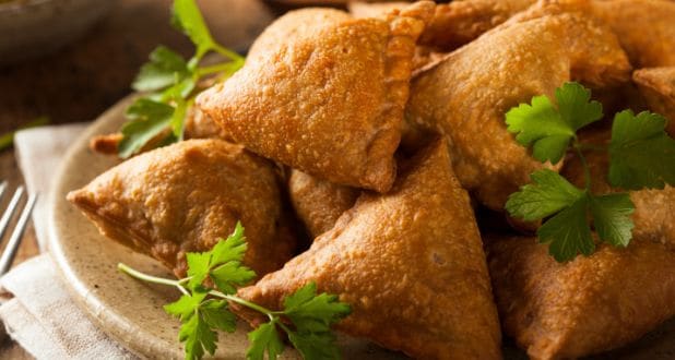 Indian Cooking Tips: How To Make Mutton Keema Samosa At Home Indian Cooking Tips: How To Make Mutton Keema Samosa At Home