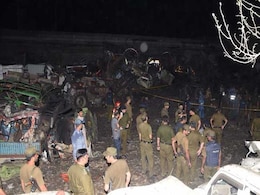 लाहौर में ट्रक विस्फोट से एक की मौत, 100 से ज्यादा वाहन हुए क्षतिग्रस्त लाहौर में ट्रक विस्फोट से एक की मौत, 100 से ज्यादा वाहन हुए क्षतिग्रस्त