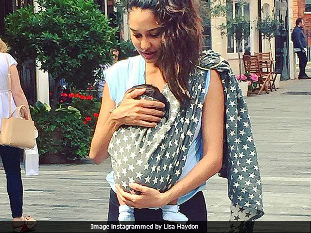 Lisa Haydon Posts Another Pic Of Baby Zack But We Still Don't Know What He Looks Like