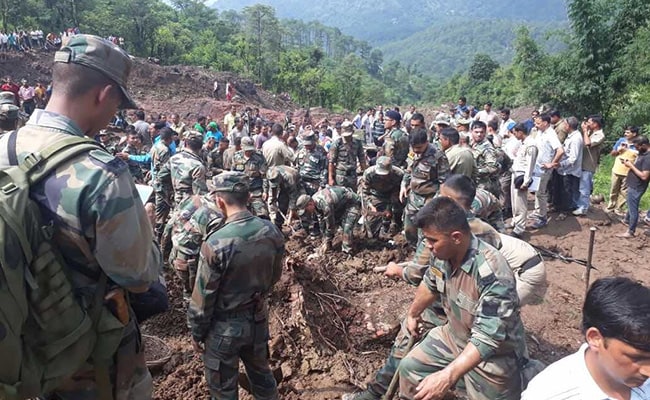 हिमाचल प्रदेश : मंडी में भूस्खलन, 7 लोगों की मौत, 20 लोग लापता, बचाव कार्य जारी