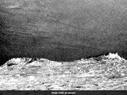 NASA's Curiosity Sends 'Most Clearly Visible Images' Of Clouds Above Mars NASA's Curiosity Sends 'Most Clearly Visible Images' Of Clouds Above Mars